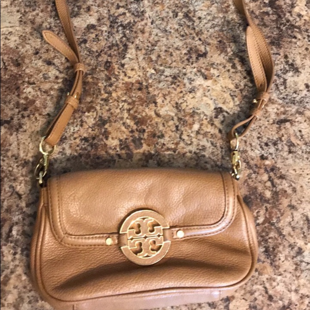 AUTHENTIC Tory Burch small crossbody purse.